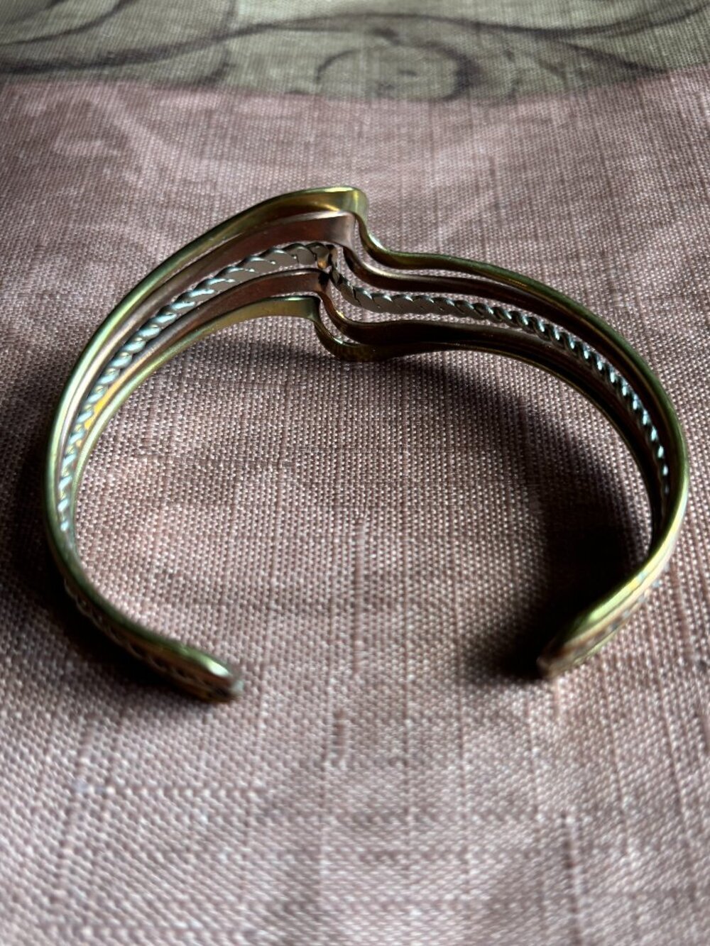 Vintage Boho Wavy Multi-Strand Tri-Metal Stacking Cuff Bracelet - Picture 3 of 3